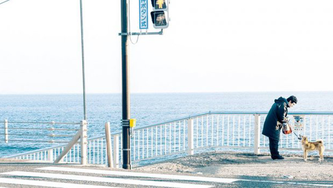 Có một thành phố ven biển vô cùng an yên ở Nhật Bản, nơi mà mọi thứ đẹp như một bộ phim