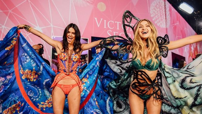 Victoria's Secret Show năm nay sẽ "tiến công" đến Paris, hé lộ thiết kế mới toanh!