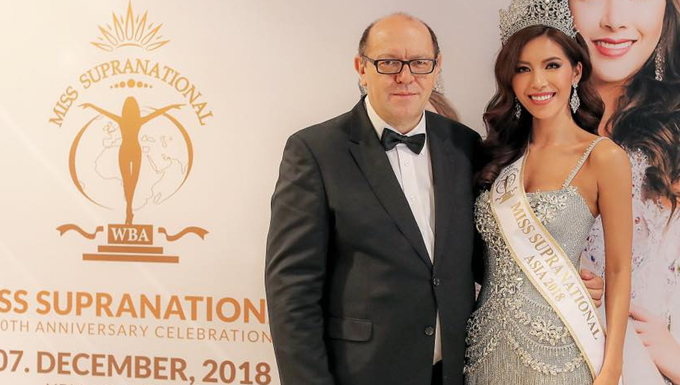Trượt top 5, Minh Tú vẫn được trao cúp Hoa hậu Siêu quốc gia 2018 do khán giả toàn thế giới bình chọn