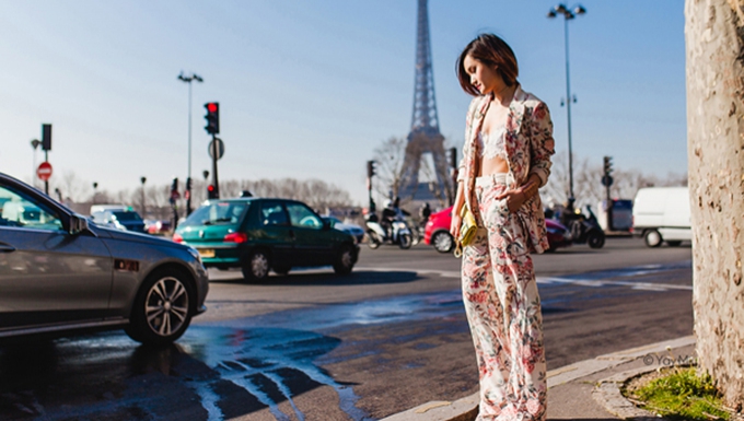 Phong cách cuốn hút của fashionista Việt trên đất Pháp